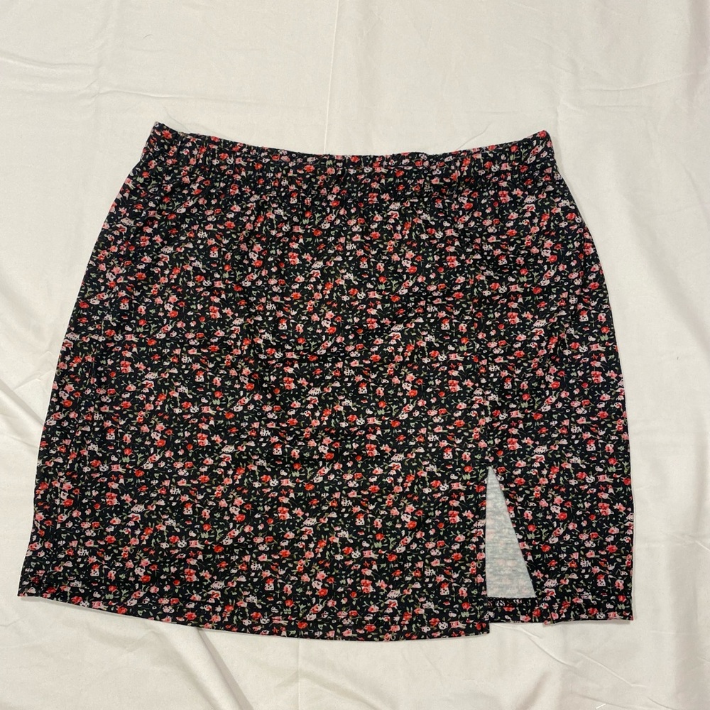Floral Shein Mini Skirt Size Medium
